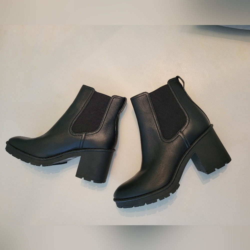 Vince Water Resistant Boots - Picture 7 of 14